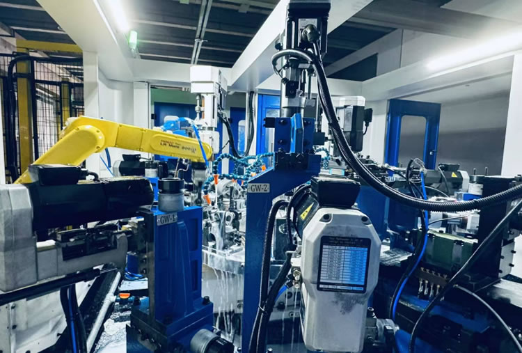 Fully automated machining line